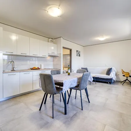 Zeljko By Interhome *