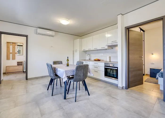 Zeljko By Interhome Apartamento Matulji