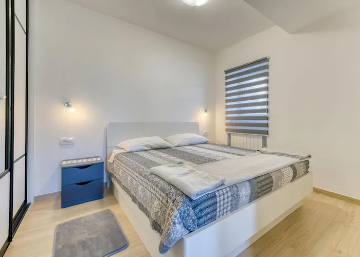 Zeljko By Interhome Матульи