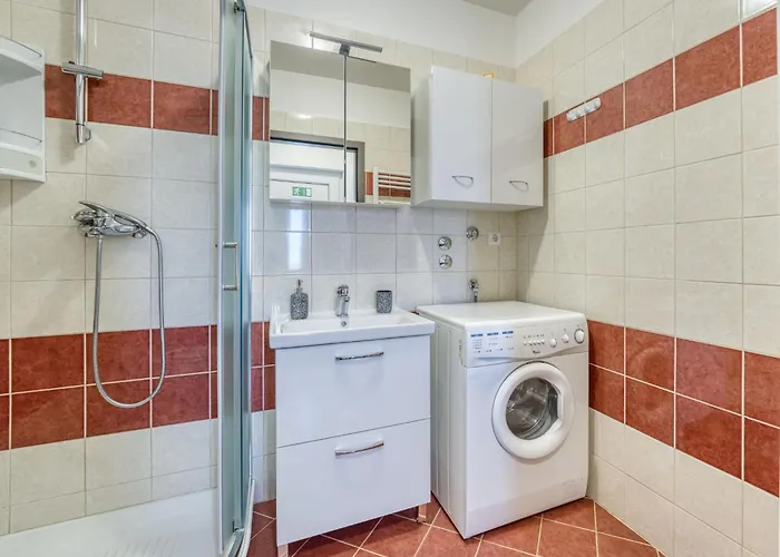 Zeljko By Interhome Матульи